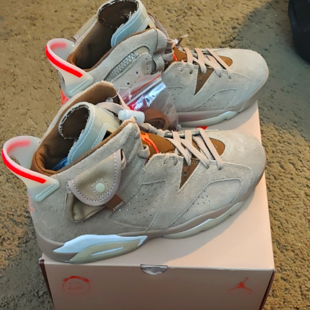 BNWT AIR JORDAN 6 TRAVIS SCOTT. 💯 AUTHENTIC. BROUGHT FROM NIKE